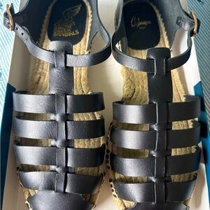 Limited edition Castañer x Ancient Greek Sandals.
Black-espadrille, NEW!